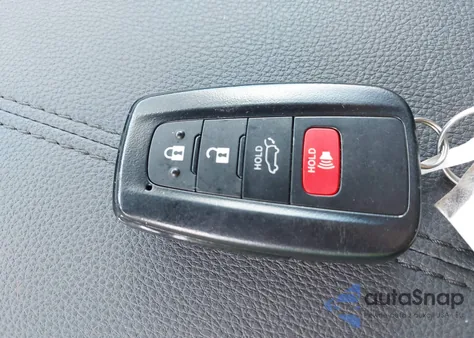 2024 Toyota Rav4 Xle Premium z USA, uszkodzony, nr VIN 2T3A1RFV6RC443692